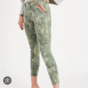 Etienne Marcel NWT Red Zipper Camo Skinny Denim Jeans size 30